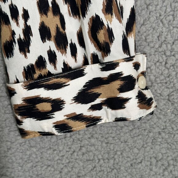 Chicos Leopard Print Button Front Shirt Size M No Iron Safari Career Boho Chic - Picture 6 of 11